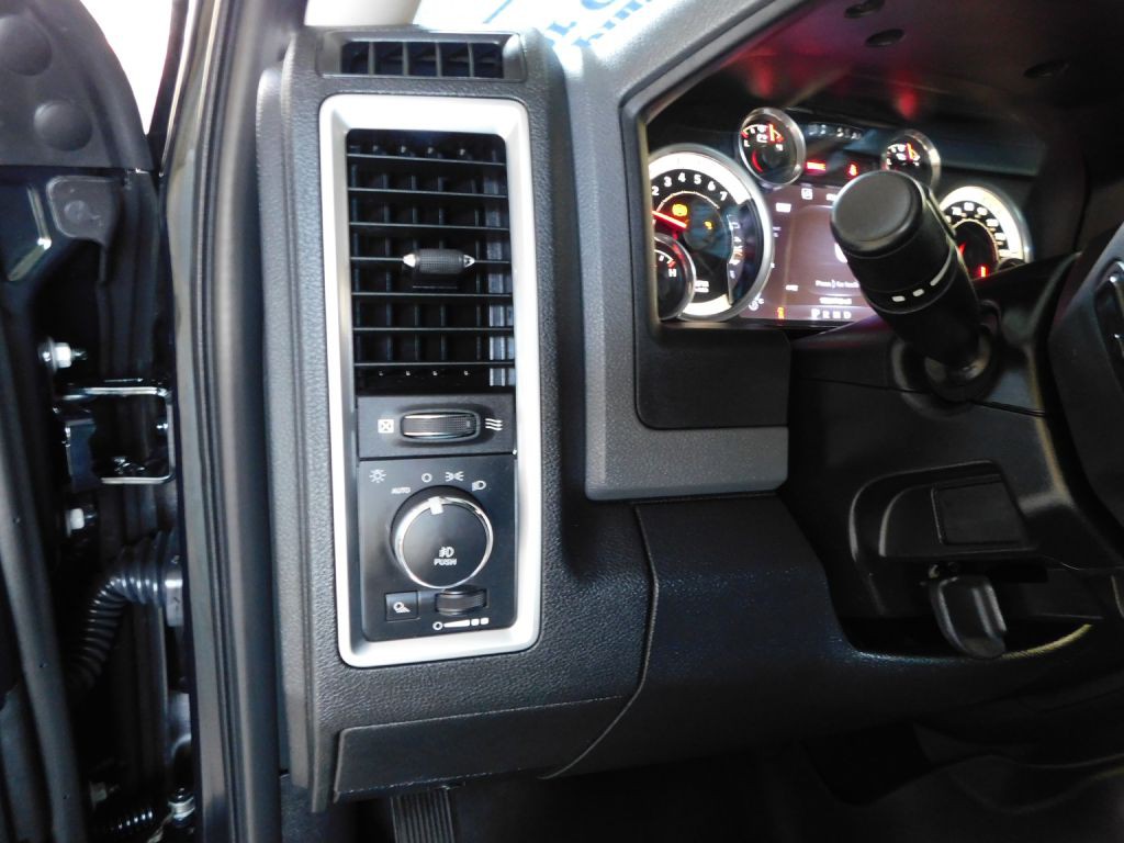 2016 RAM 1500 Image 12