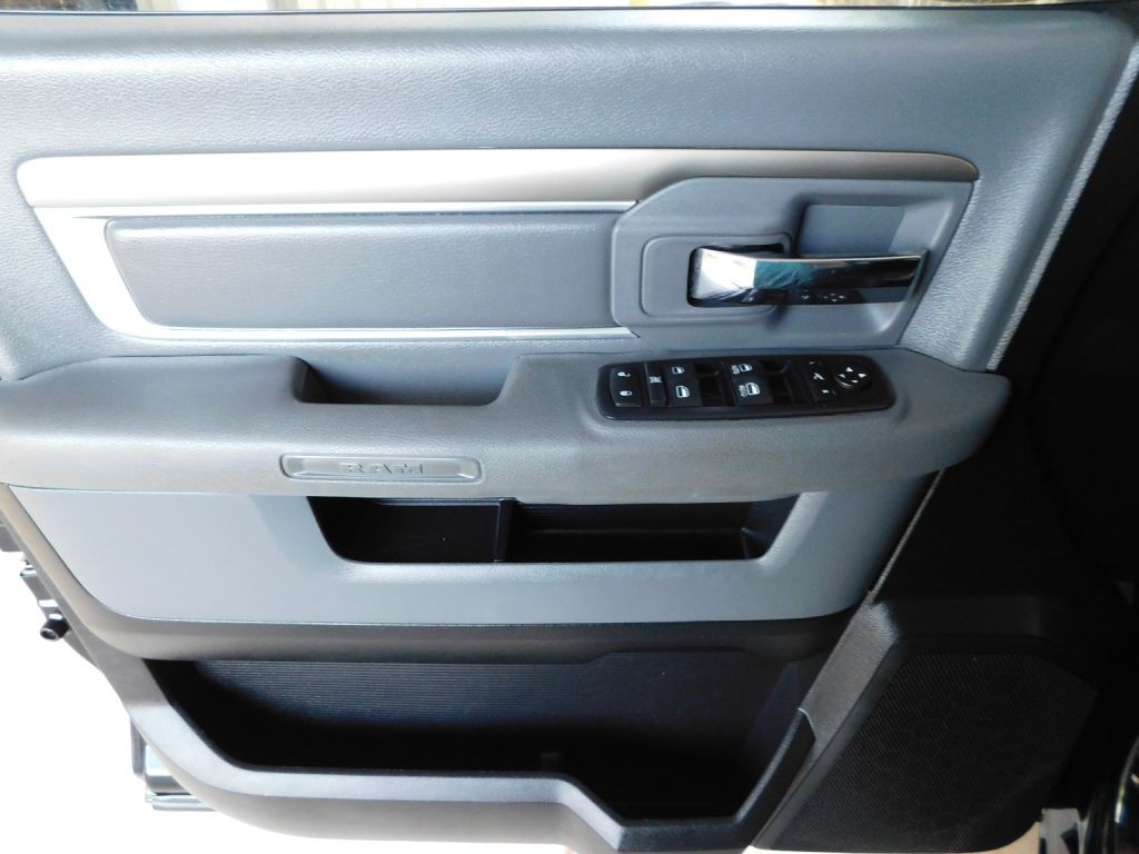 2016 RAM 1500 Image 23