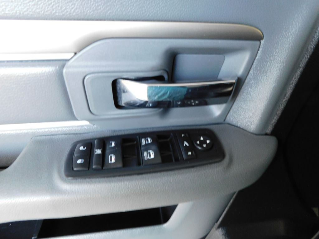 2016 RAM 1500 Image 24