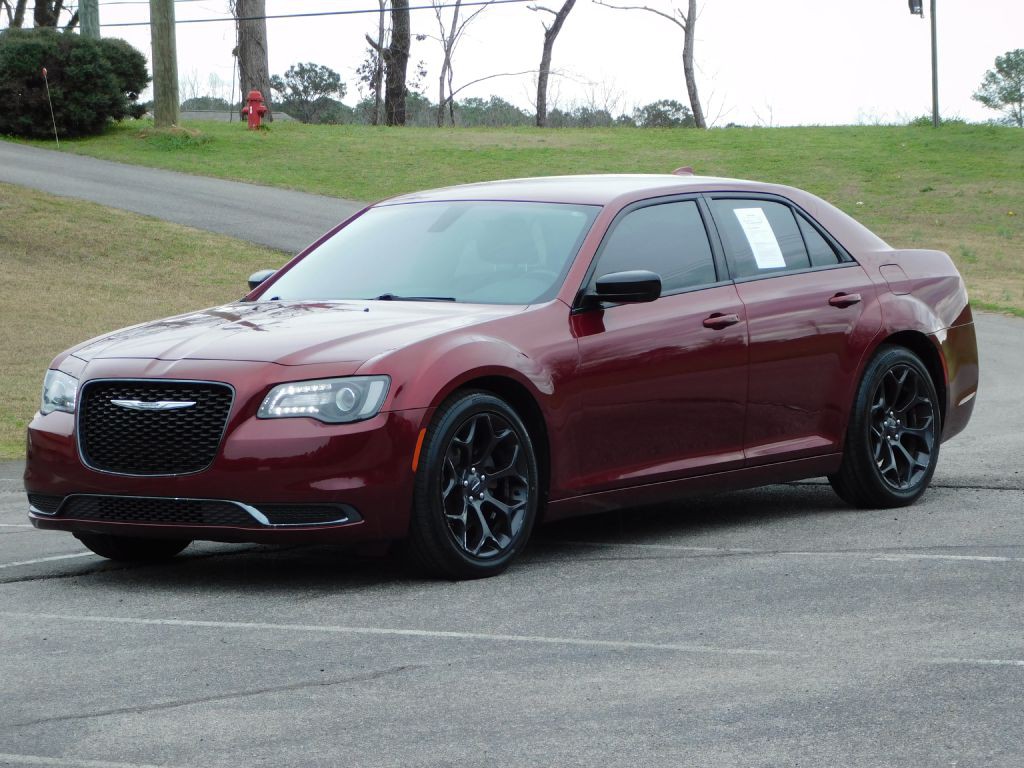 2019 Chrysler 300 Image 2