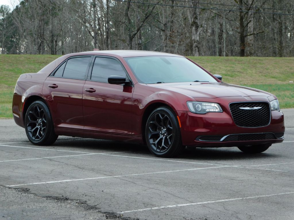 2019 Chrysler 300 Image 7