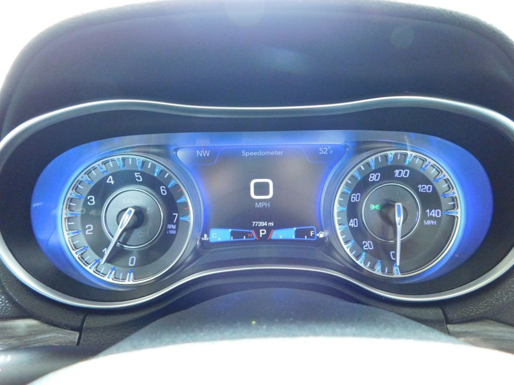 2019 Chrysler 300 Image 11