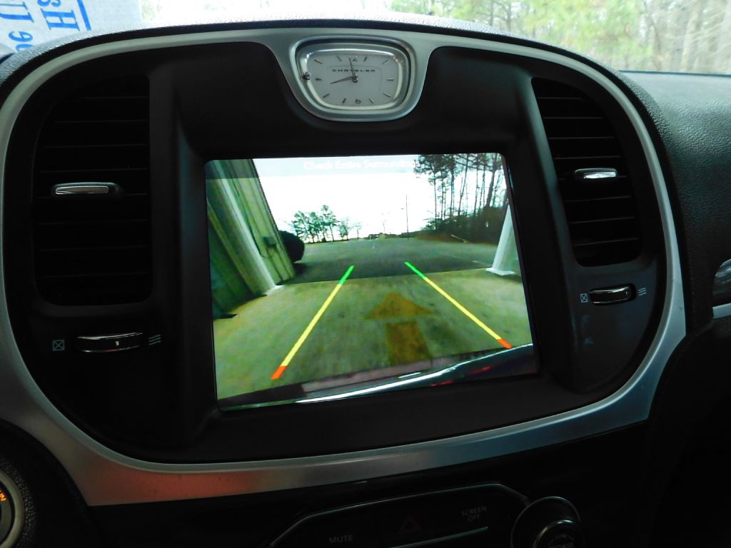 2019 Chrysler 300 Image 15