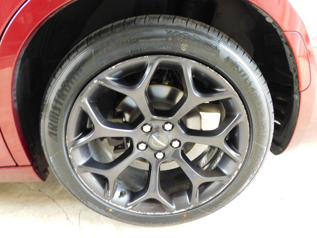 2019 Chrysler 300 Image 36