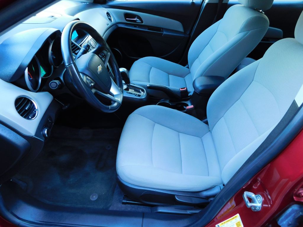 2012 Chevrolet Cruze Image 7