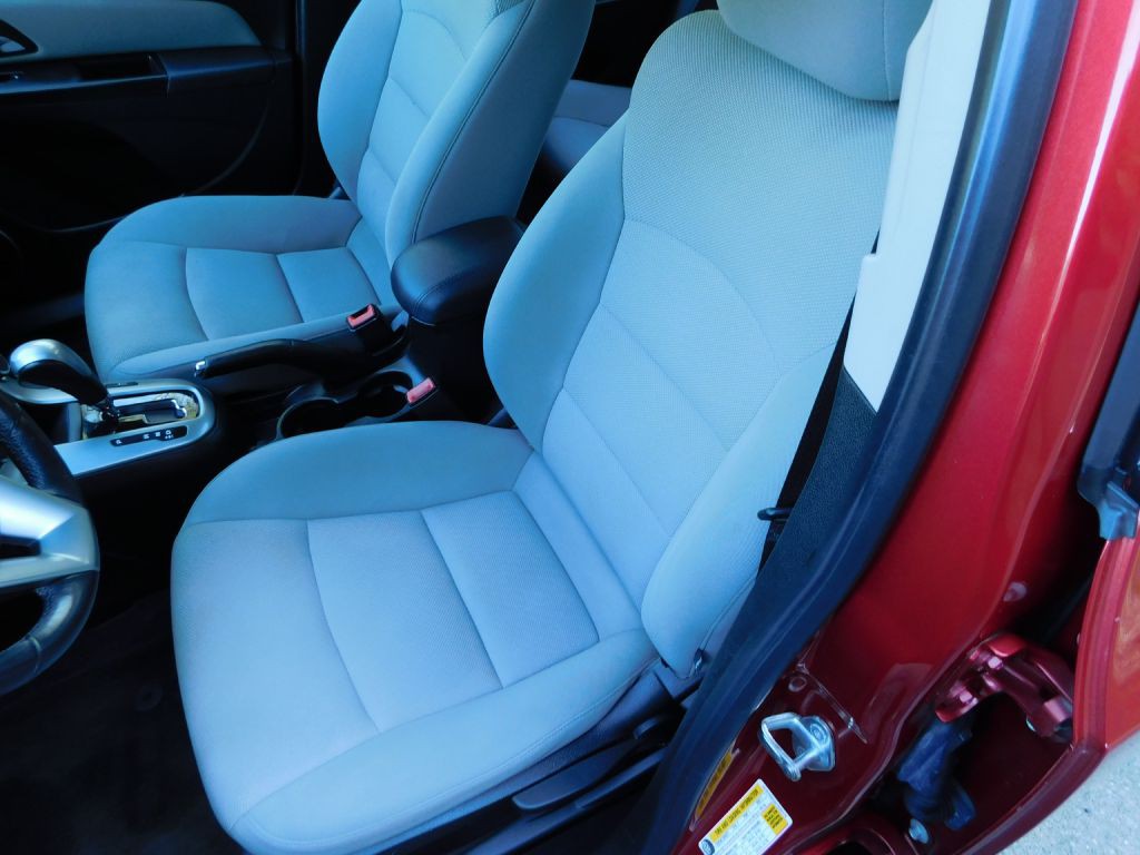 2012 Chevrolet Cruze Image 8