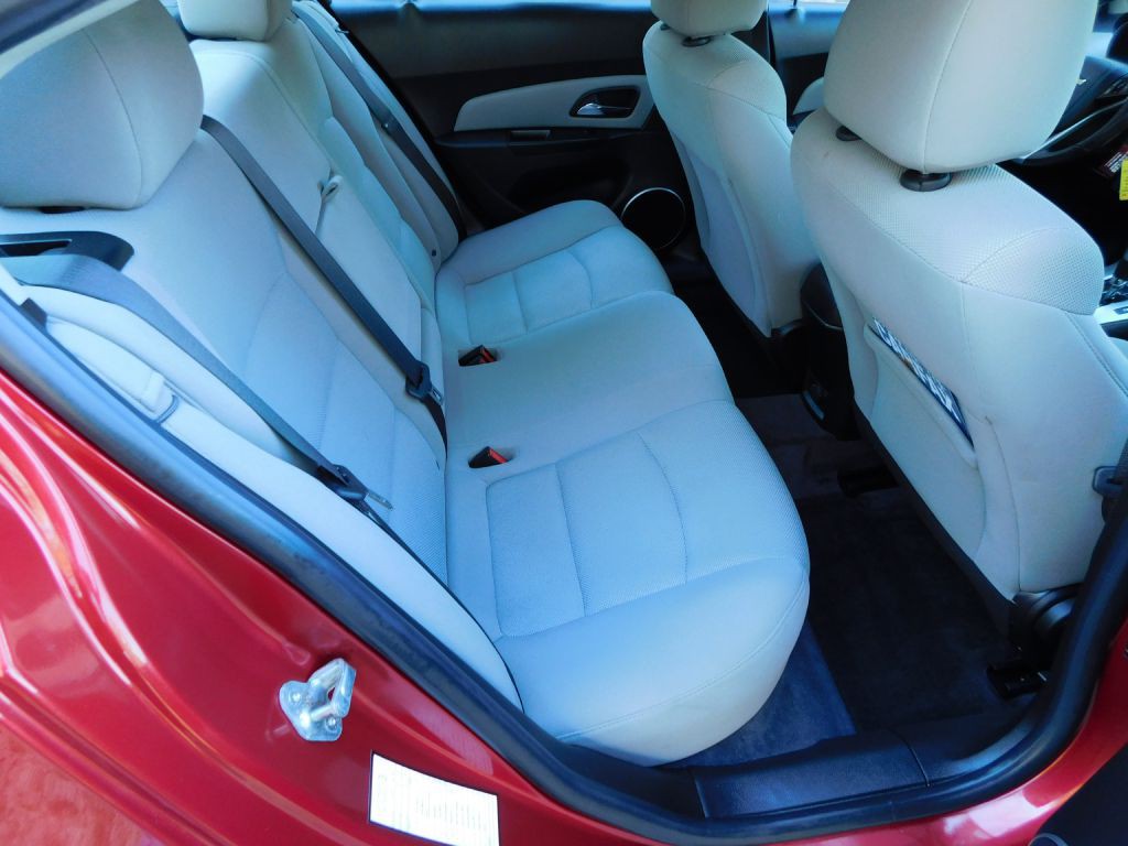 2012 Chevrolet Cruze Image 24