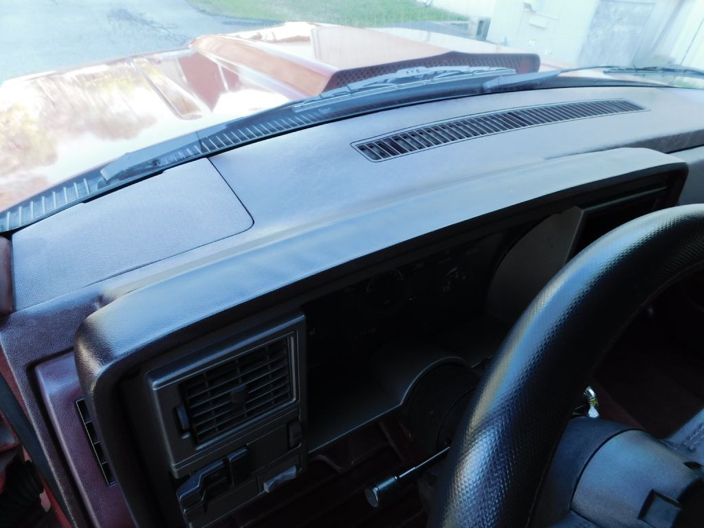 1989 Chevrolet C/K Image 18
