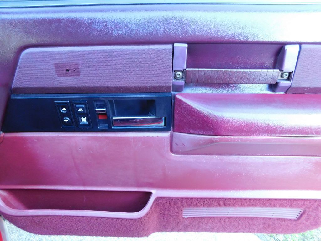 1989 Chevrolet C/K Image 23