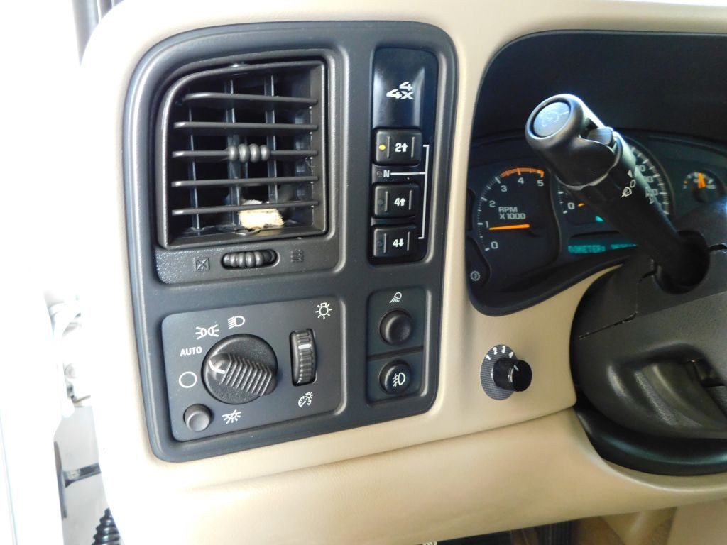 2004 Chevrolet Silverado 1500 Image 13