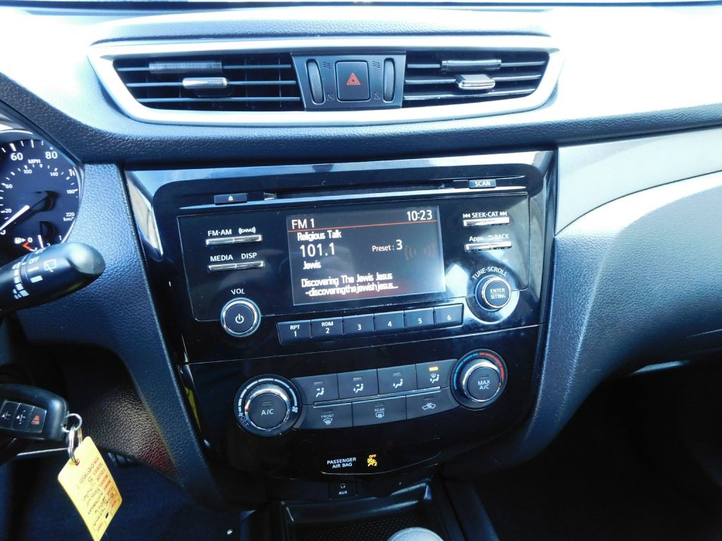 2016 Nissan Rogue Image 13