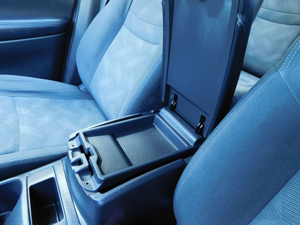 2016 Nissan Rogue Image 16