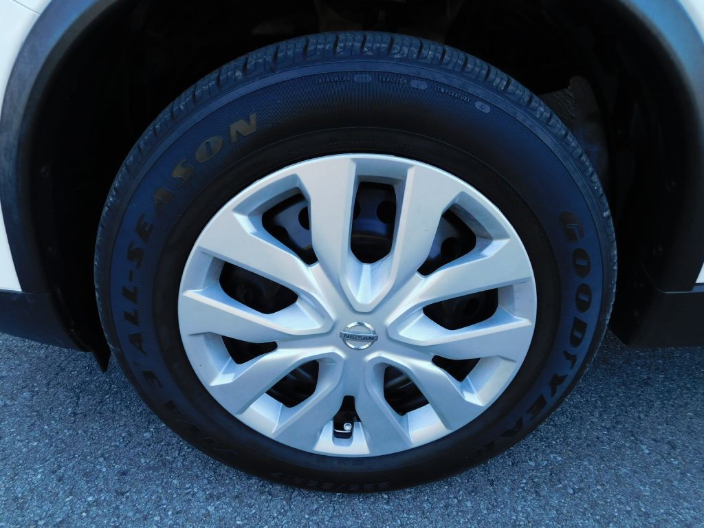 2016 Nissan Rogue Image 33