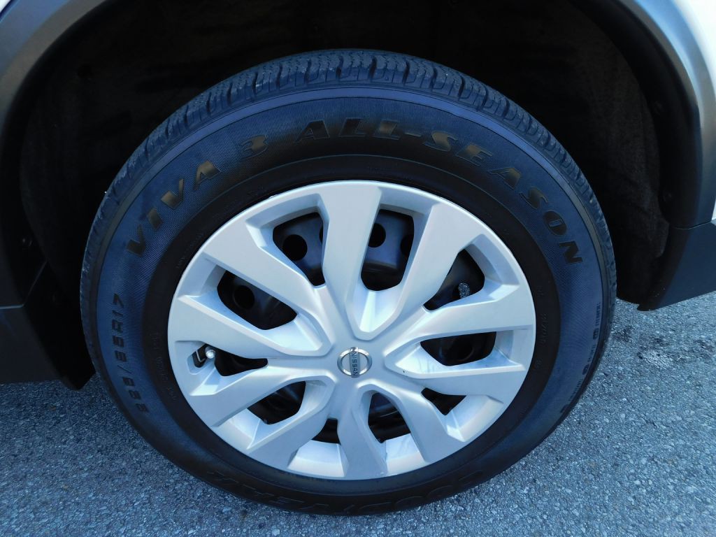 2016 Nissan Rogue Image 34