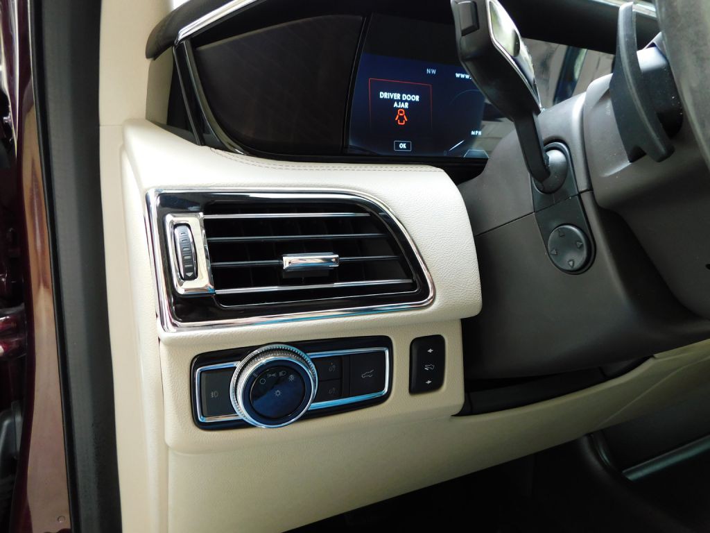 2018 Lincoln Navigator Image 13