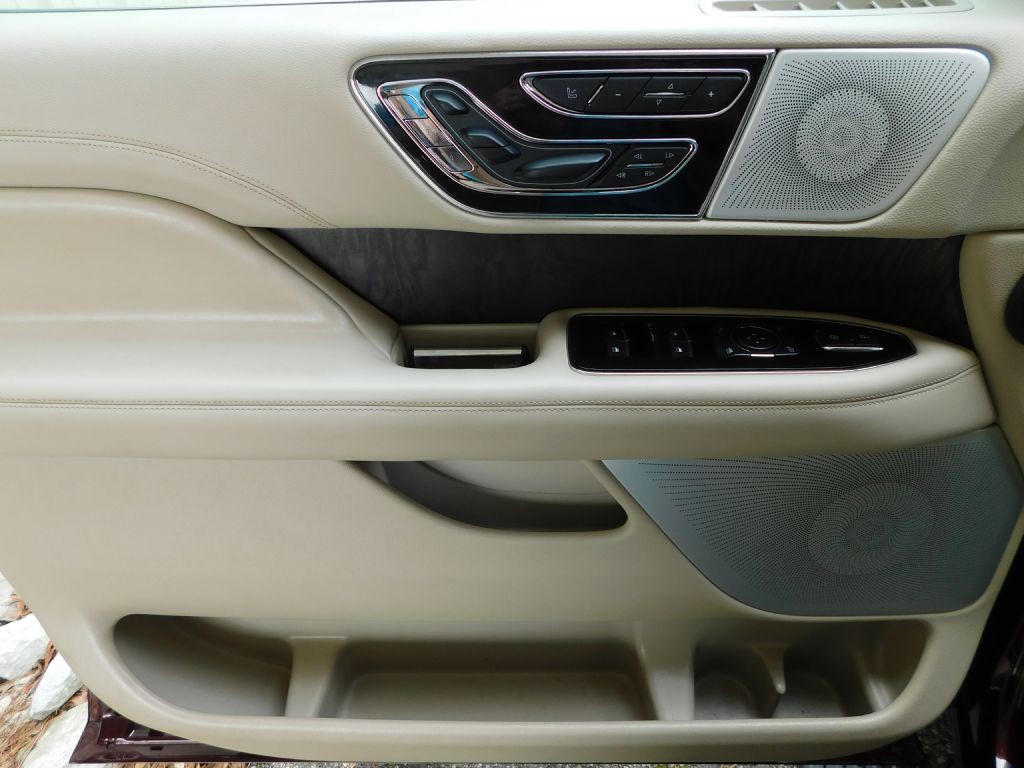 2018 Lincoln Navigator Image 29