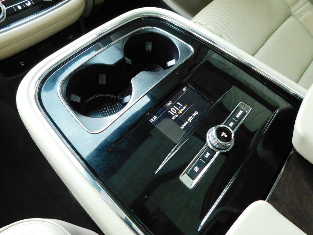 2018 Lincoln Navigator Image 34