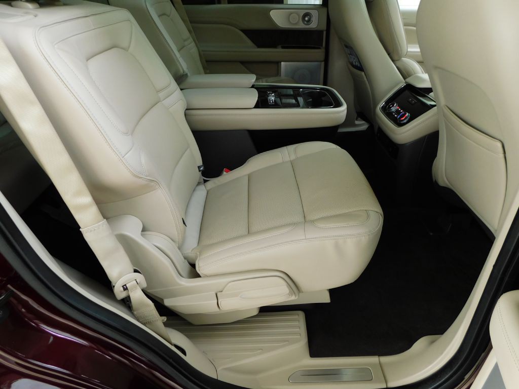 2018 Lincoln Navigator Image 43