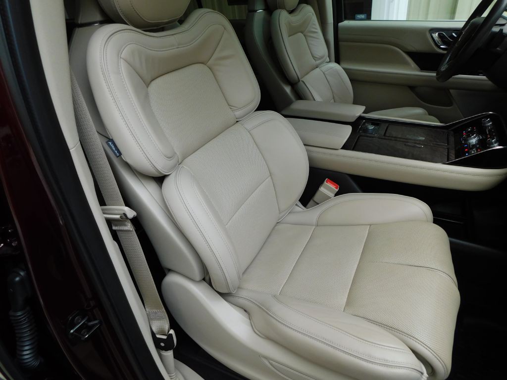 2018 Lincoln Navigator Image 46