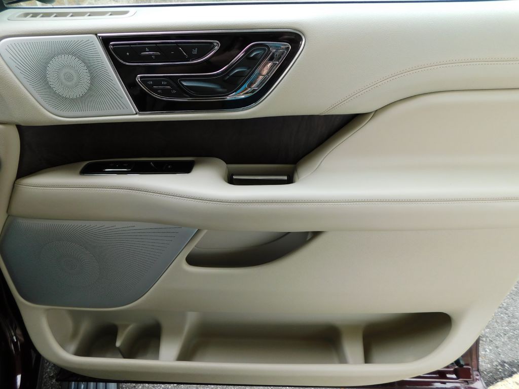 2018 Lincoln Navigator Image 47