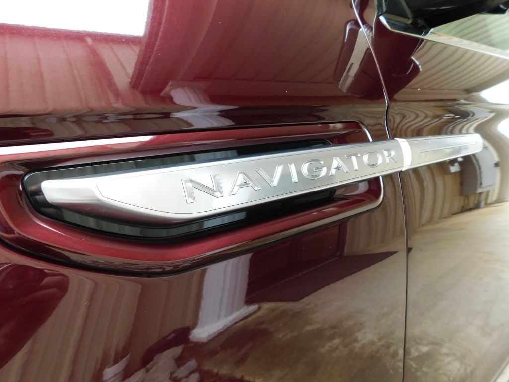2018 Lincoln Navigator Image 54
