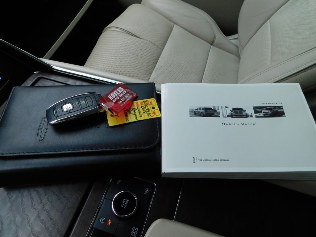 2018 Lincoln Navigator Image 60