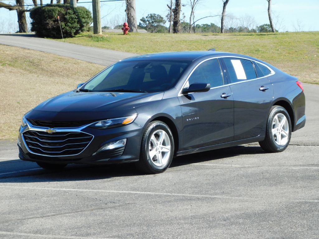 2023 Chevrolet Malibu Image 2