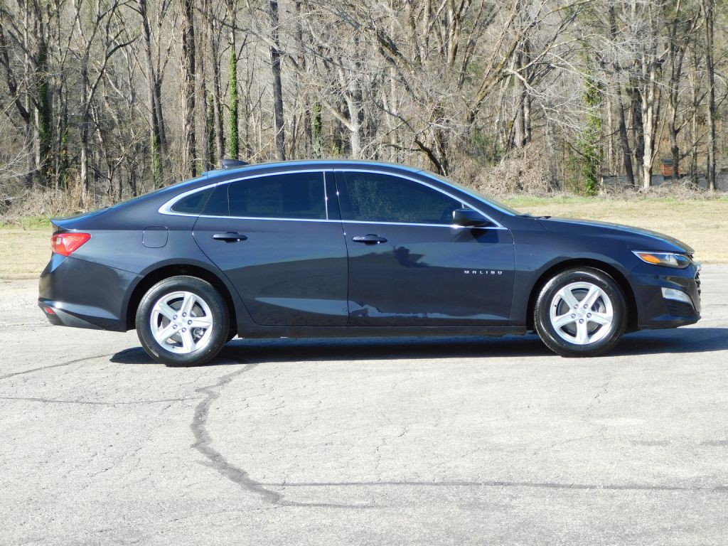 2023 Chevrolet Malibu Image 3