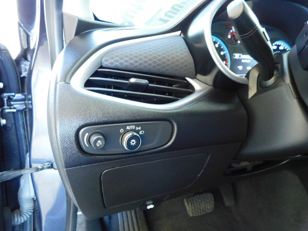 2023 Chevrolet Malibu Image 12