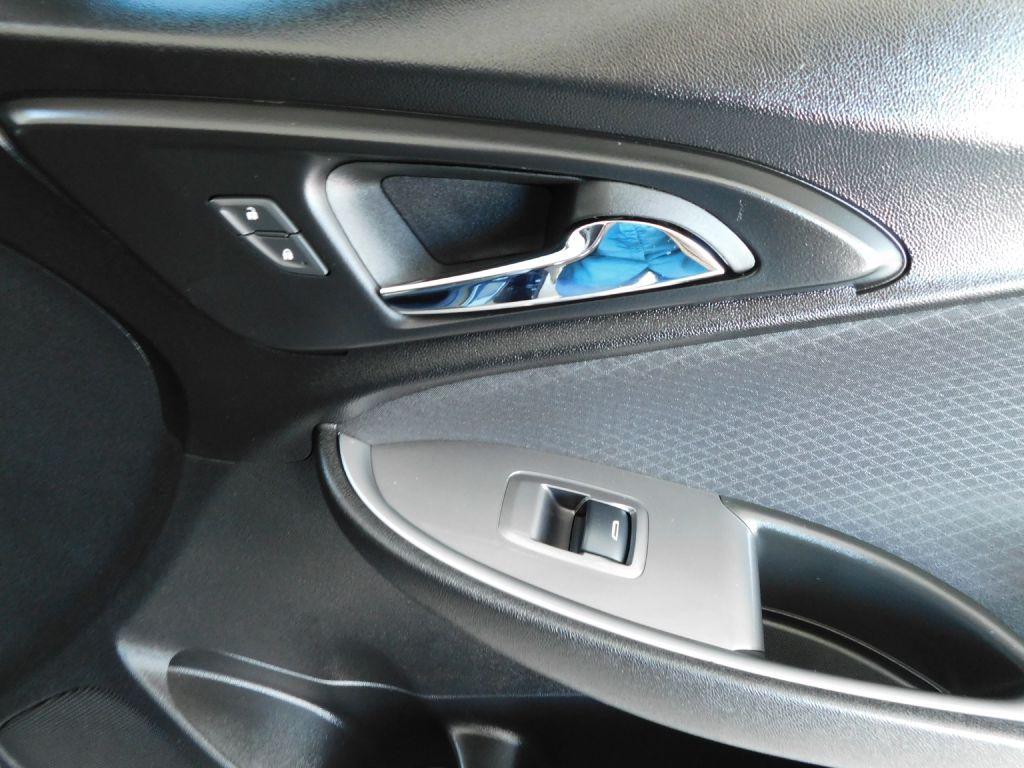 2023 Chevrolet Malibu Image 31