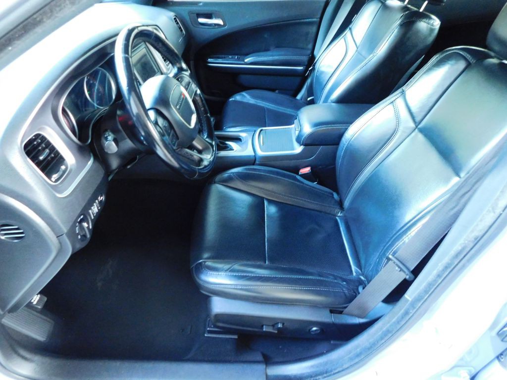 2021 Dodge Charger Image 8