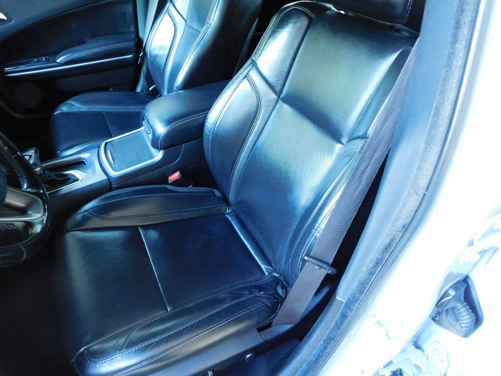 2021 Dodge Charger Image 9