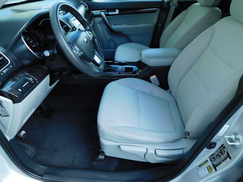 2015 Kia Sorento Image 8