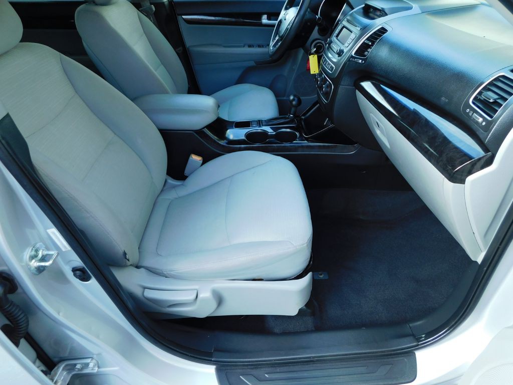2015 Kia Sorento Image 25