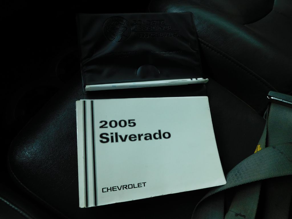 2005 Chevrolet Silverado 1500 Image 25