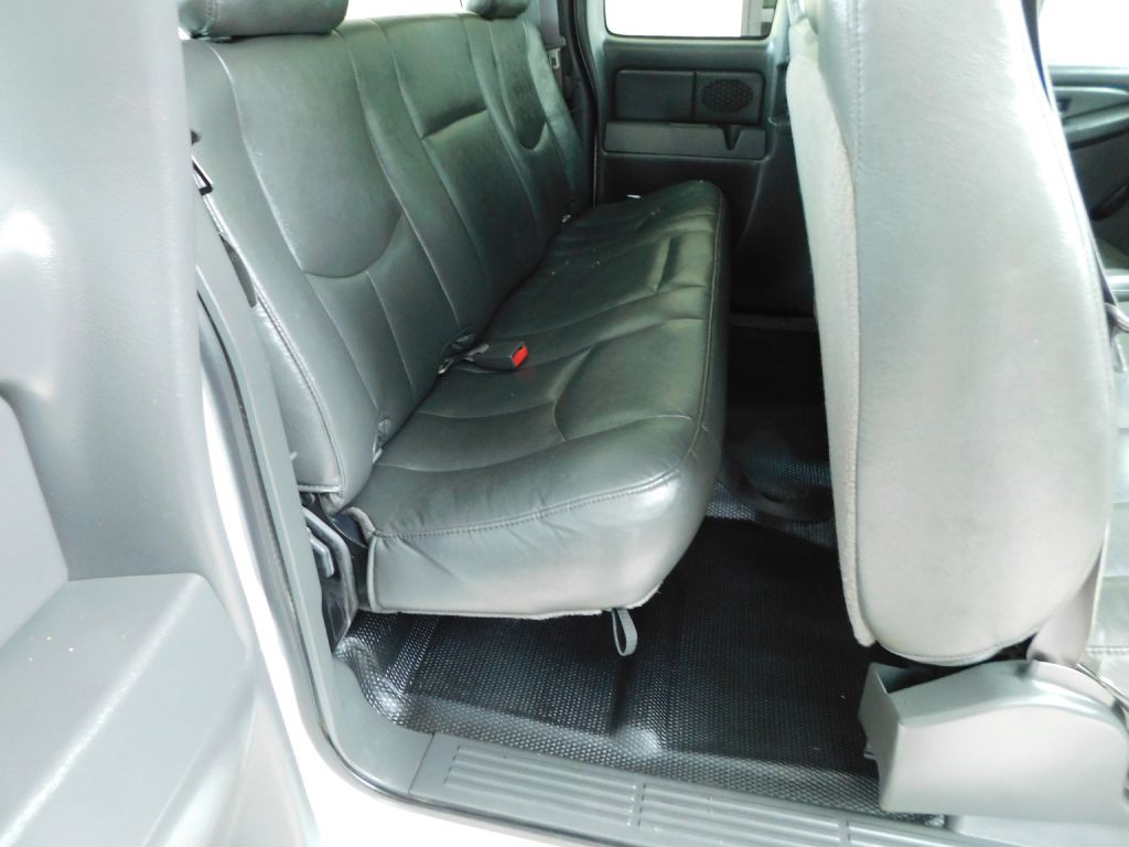 2005 Chevrolet Silverado 1500 Image 16