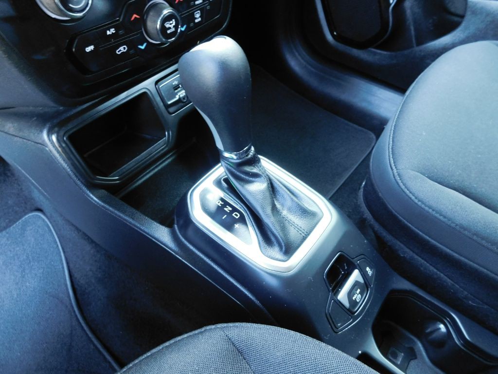 2020 Jeep Renegade Image 16