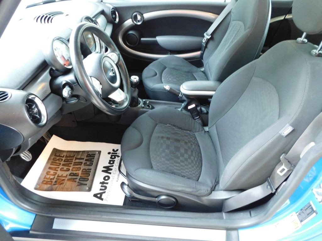 2008 MINI Cooper Image 7