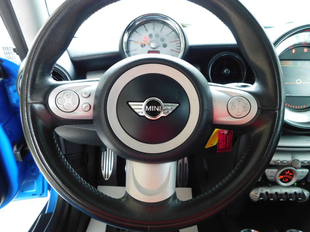 2008 MINI Cooper Image 11