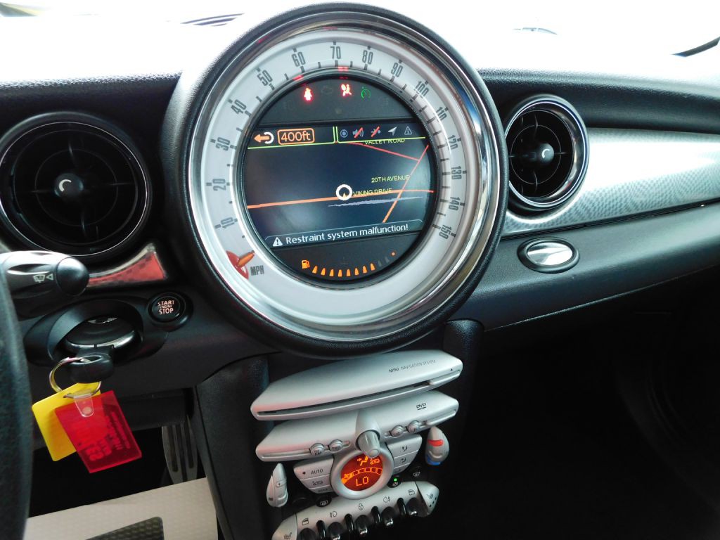 2008 MINI Cooper Image 13