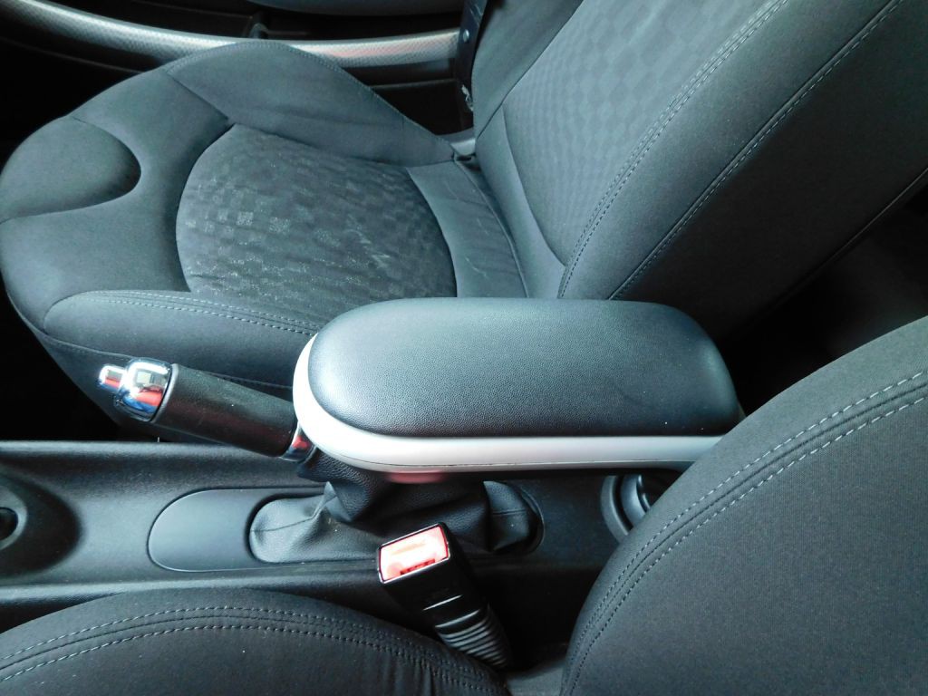 2008 MINI Cooper Image 16