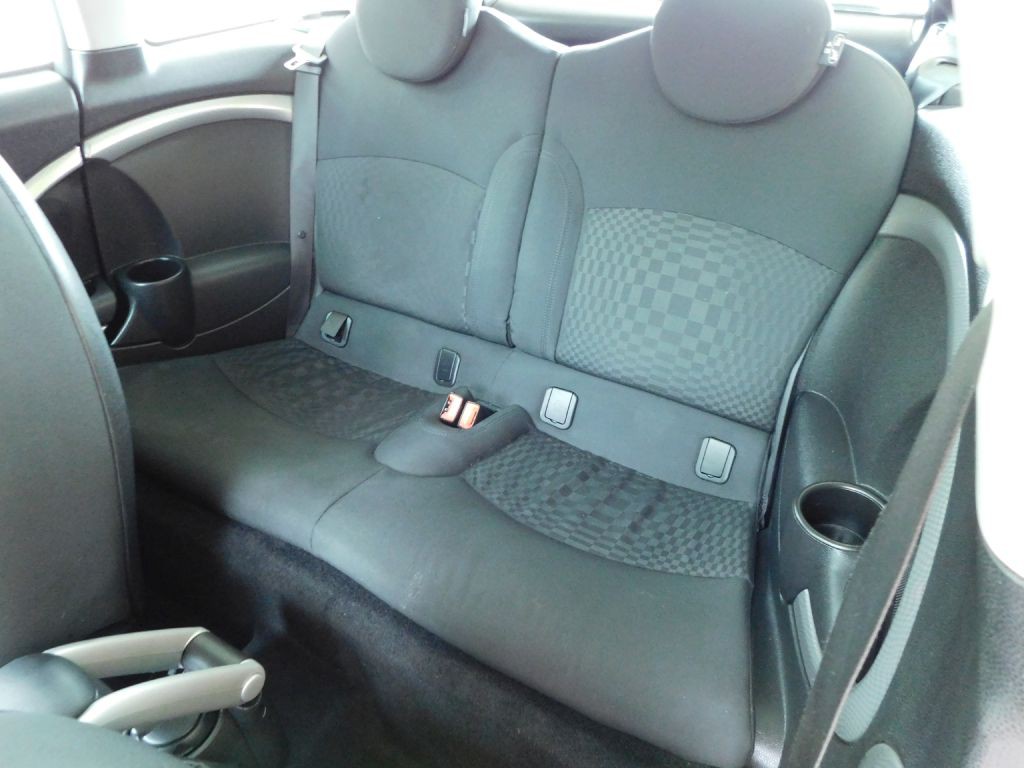 2008 MINI Cooper Image 19