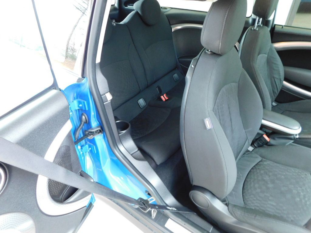 2008 MINI Cooper Image 22