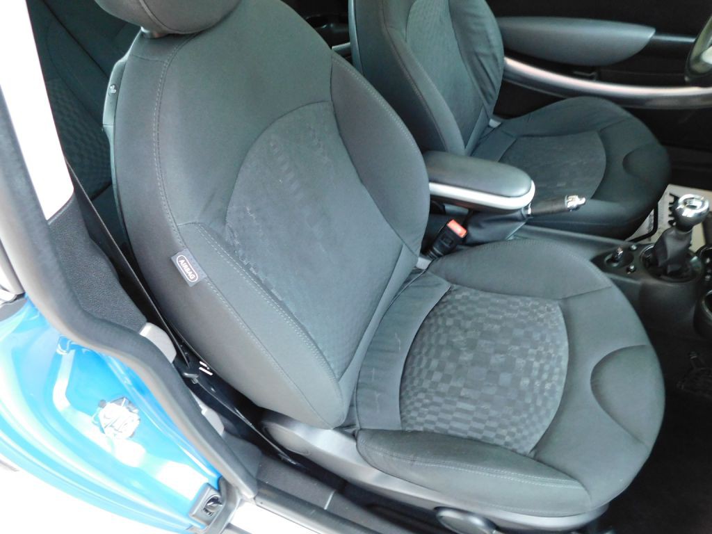 2008 MINI Cooper Image 24