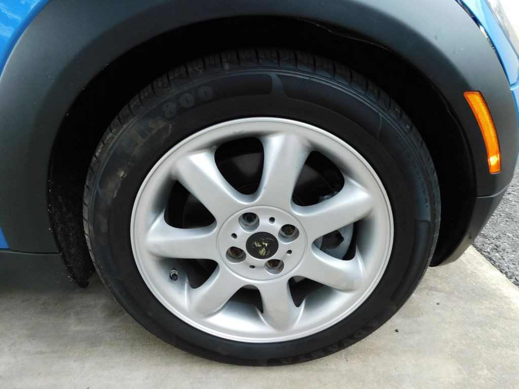 2008 MINI Cooper Image 30