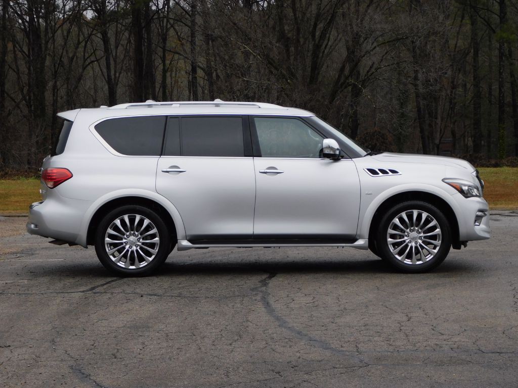 2017 INFINITI QX80 Image 3
