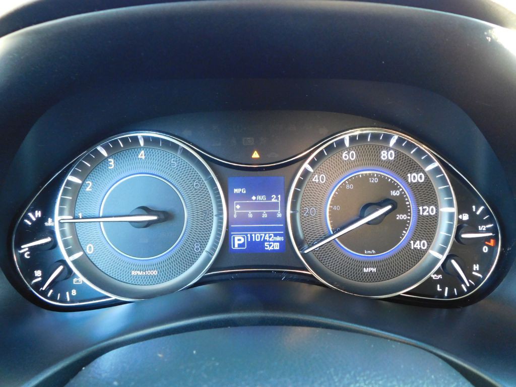 2017 INFINITI QX80 Image 11