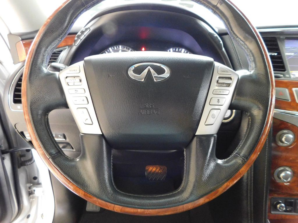 2017 INFINITI QX80 Image 12