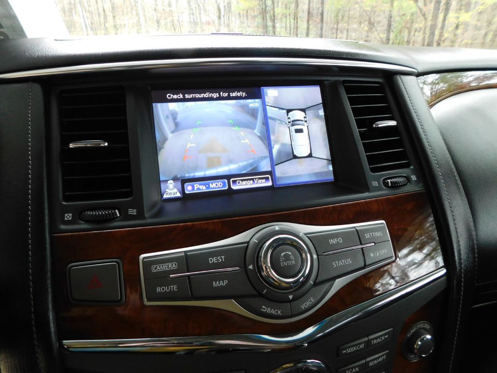 2017 INFINITI QX80 Image 15