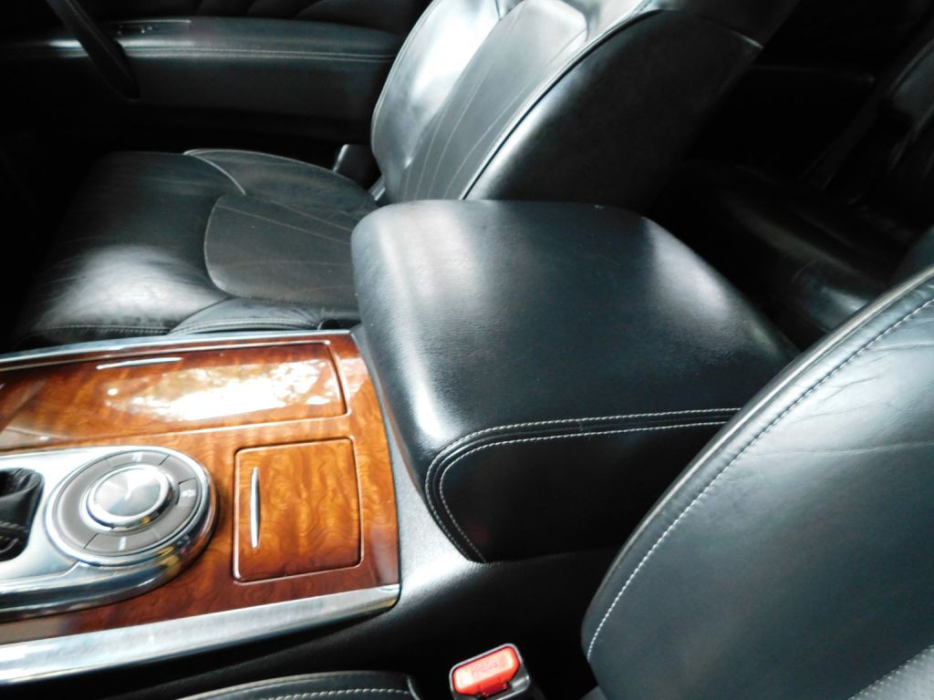 2017 INFINITI QX80 Image 19